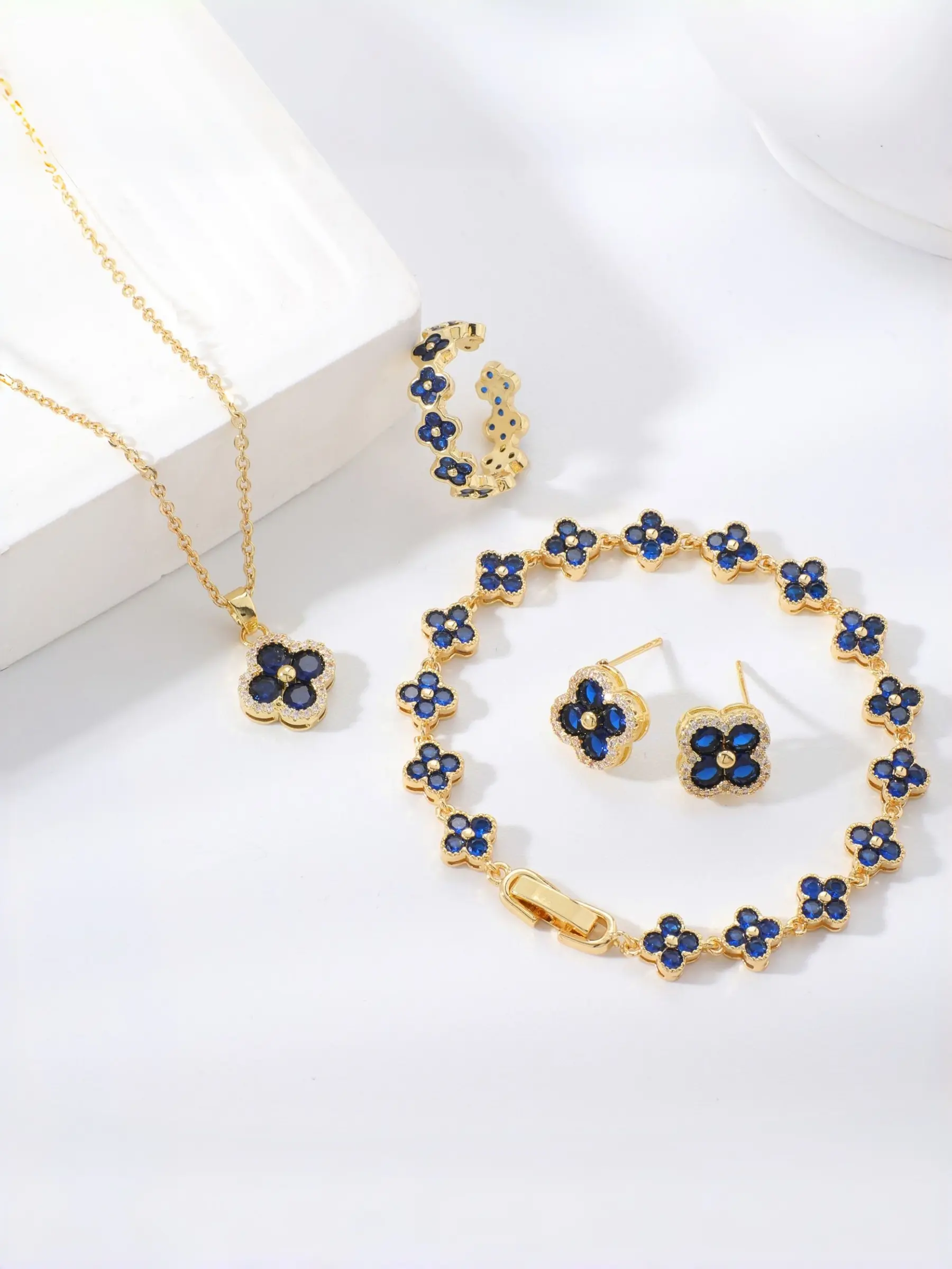 Elegant Colorful Floral Four-Leaf Clover Trendy Copper Fashionable Jewelry Set, Includes Earrings Bracelet Necklace Ring, All Seasons Fashion Accessory
