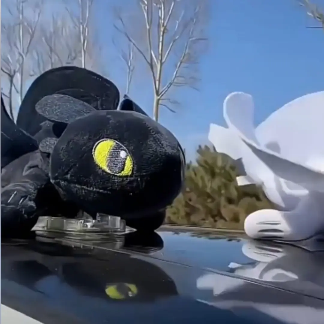 Toothless Series - Wing-Movable Toothless Dragon Motorcycle Tail Decorative Figurine Toy, Car Ornament, Small Flying Dragon on Car Roof, Sunroof Dragon Taming Decor, Car Decorations, Automotive Decoration