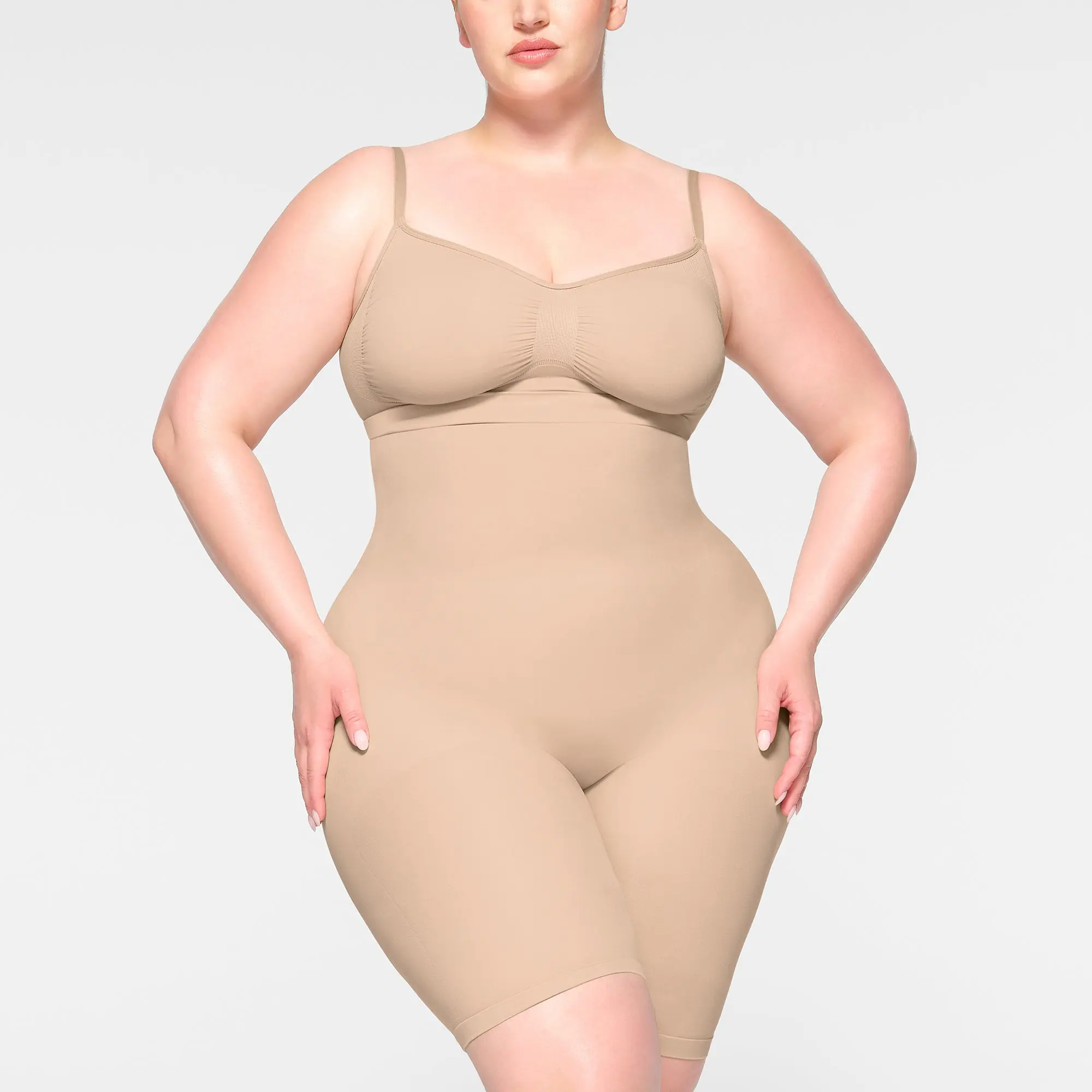 SKIMS SEAMLESS SCULPT HIGH-WAISTED ABOVE THE KNEE SHORT