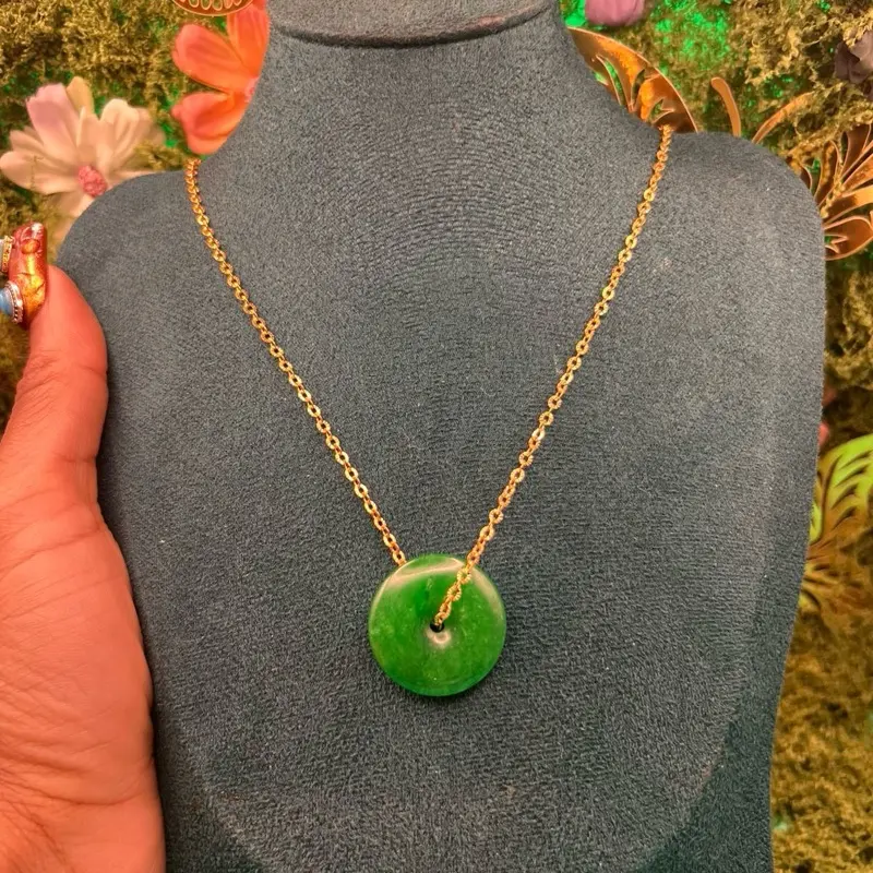 GREEN JADE NECKLACE ( STAINLESS STEEL CHAIN )