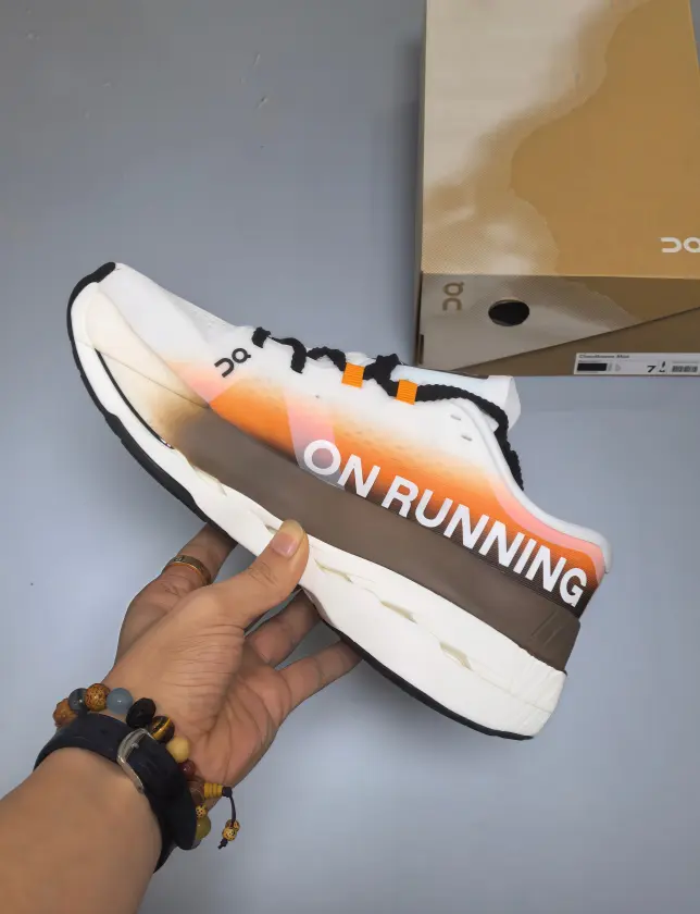 Sunset gradient warm tone mesh sneakers, layered dual midsole, this pair of sneakers delivers soft cushion for daily long-distance jogging