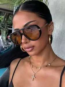Full Frame Metal Retro Large Glasses, Vintage Trendy Sunglasses, Street Style Shades, Y2K Personalized Fashion Eyewear, Ideal for Daily Use, Outdoor, Street Photography, Driving, Travel, Parties