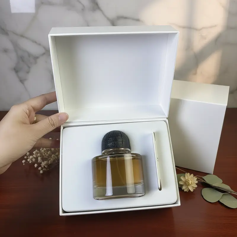 Huier Unisencentrated Fragrance Body Spray Long-lasting Fresh Woody Floral Fruity Spicy Notes Arabian Perfume Eco-Friendly