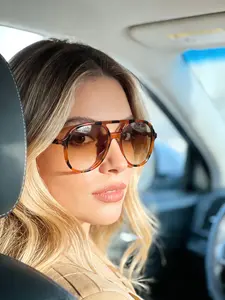 Vintage Aviator Sunglasses for Women, Classic Sun Protection Glasses, Includes Glasses Case, Ideal for Daily Use and Outdoor Activities, Tinted Lens Sunglasses