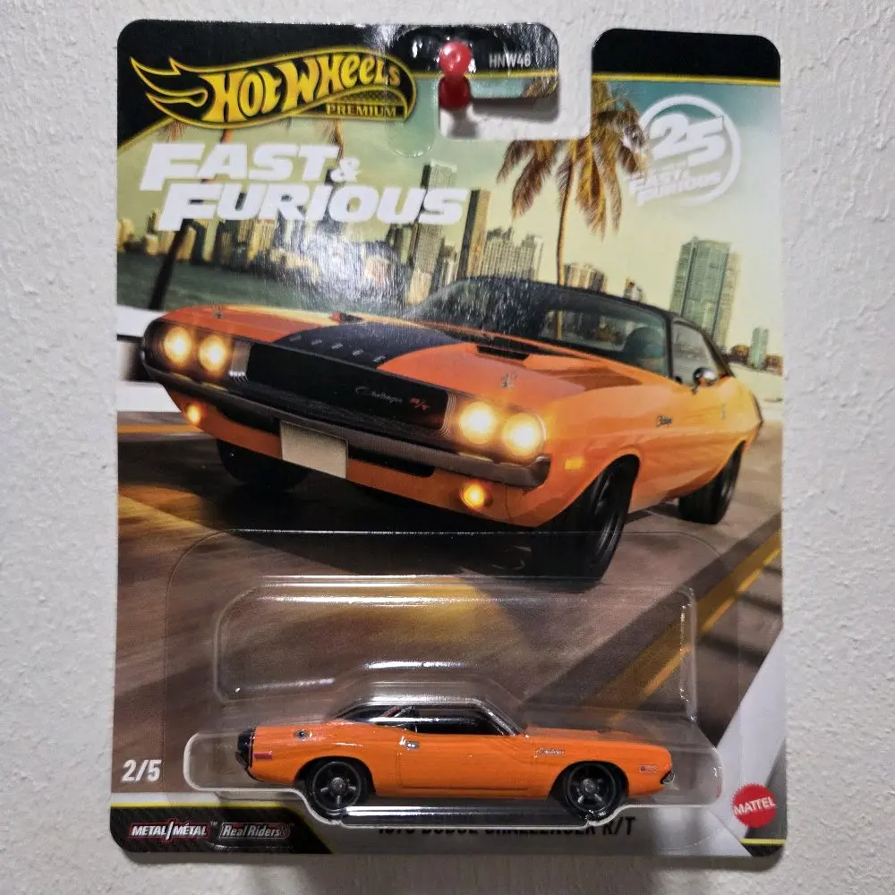 Premium Hot Wheels 1970 Dodge Challenger R/T