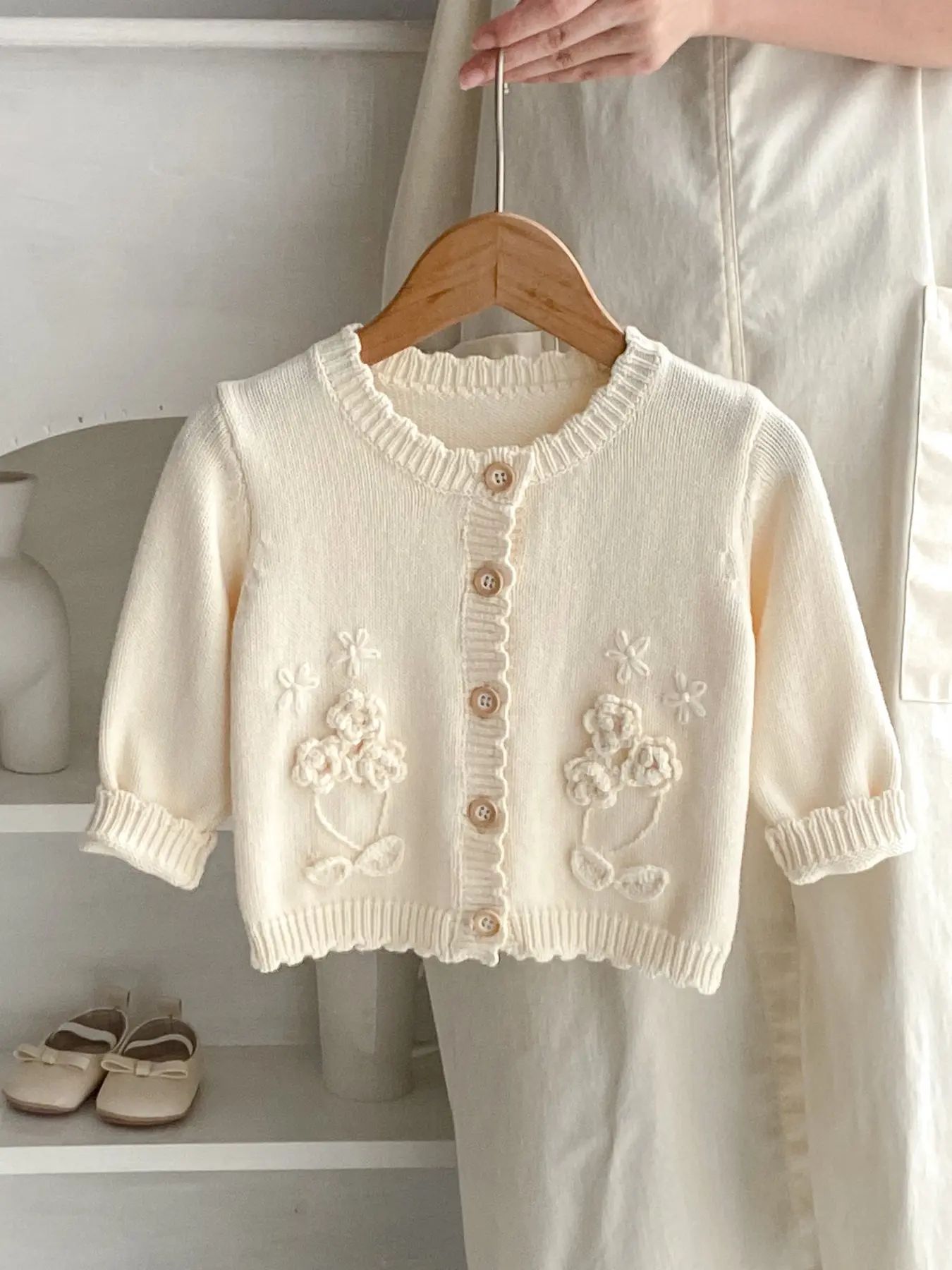 Autumn Kids Handmade Floral Sweater Basic Daily Wear Knitwear Knit Cardigan Coat, Simple Must-Have for Children, Stylish and Comfortable Outerwear