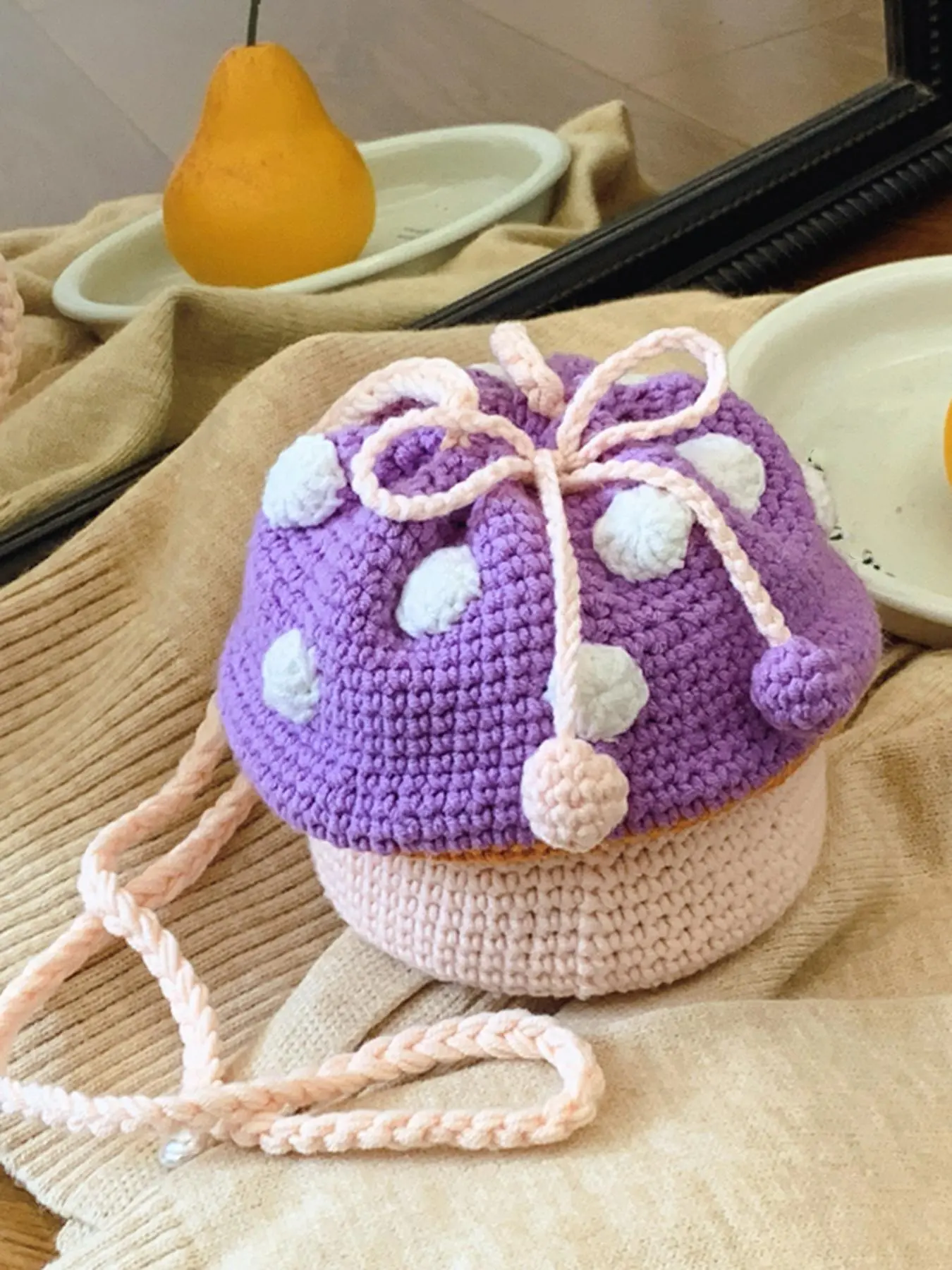 Niche design hand-crocheted childlike mushroom-shaped drawstring crossbody bag, playful, cute small crossbody bag, Crossbody Crochet Bags, Crossbody shoulder bag, suitable for daily travel, shopping, etc.