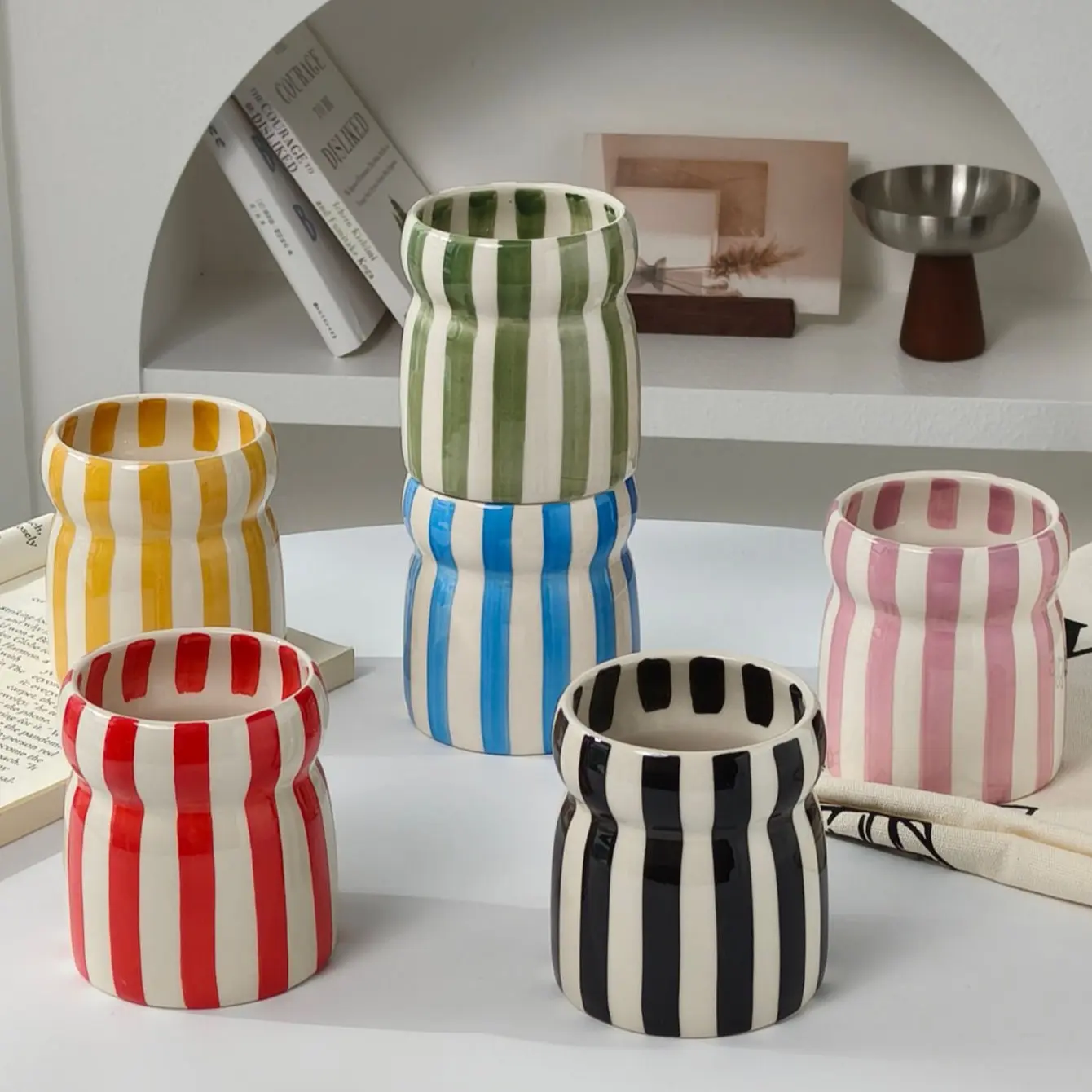 1pc Hand-Painted Striped Ceramic Storage Tube, Multi-Functional Candle Holder, Makeup Brush Bucket, Desktop Pen Holder Decorative Ornament, Home Decor Accessory, Home Decoration