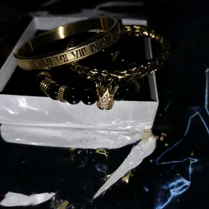 black and gold king bracelet set