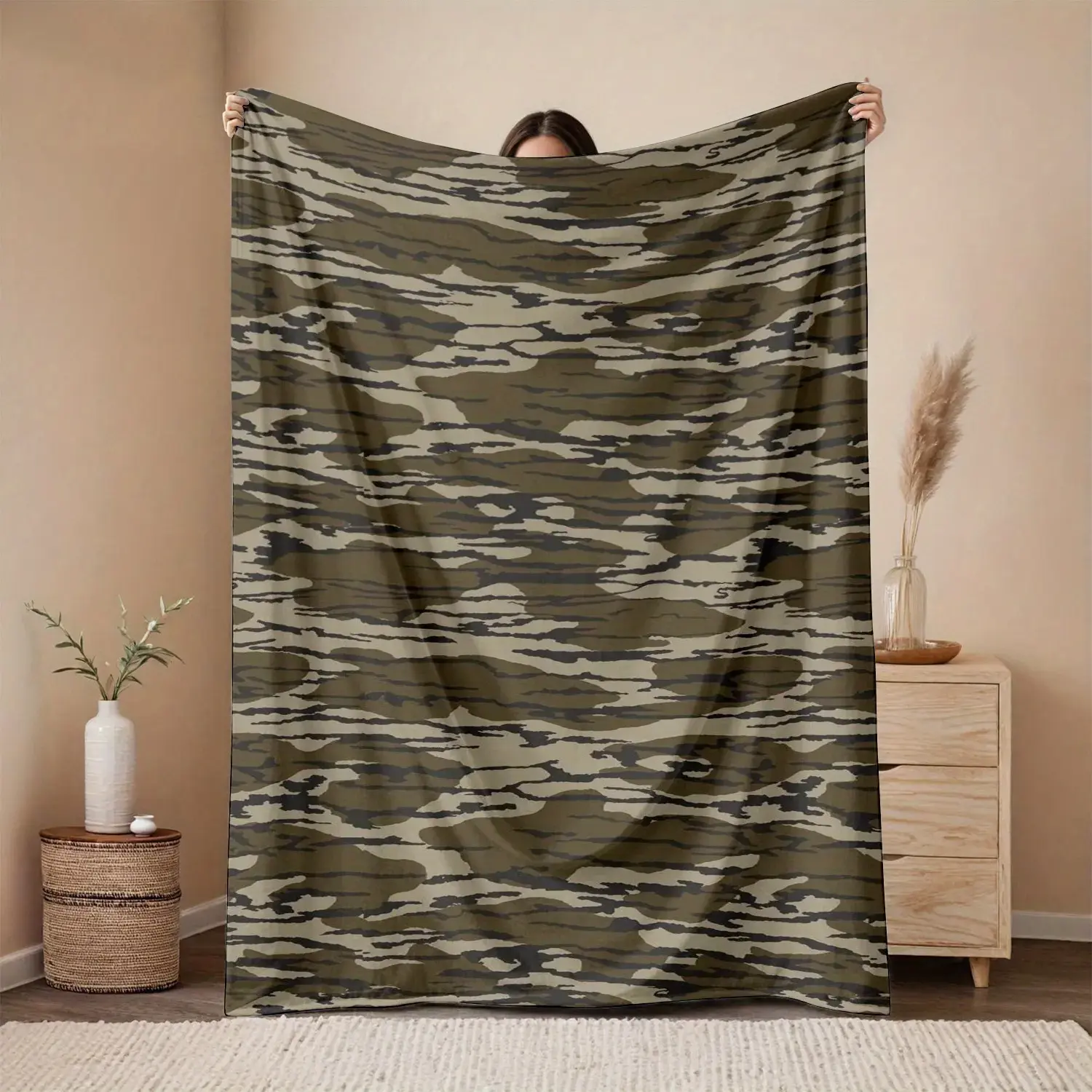 Durable Fade-Resistant Natural Tone Retro Flannel Throw Blanket - Brown Wood Camouflage Graphic, Home Decor Bedding Linens, Indoor-Outdoor Sofa Bed Flannel Throw Blankets, Graphic Throw Blanket