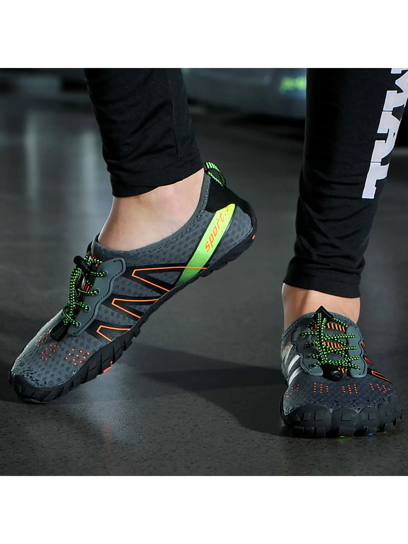 A pair of men's outdoor wading canyoning shoes, Water Aqua Shoes, breathable and quick-drying mesh, non-slip and wear-resistant, suitable for beach, outdoor and water sports casual wear, Anti Slip Shoes, Water Footwear