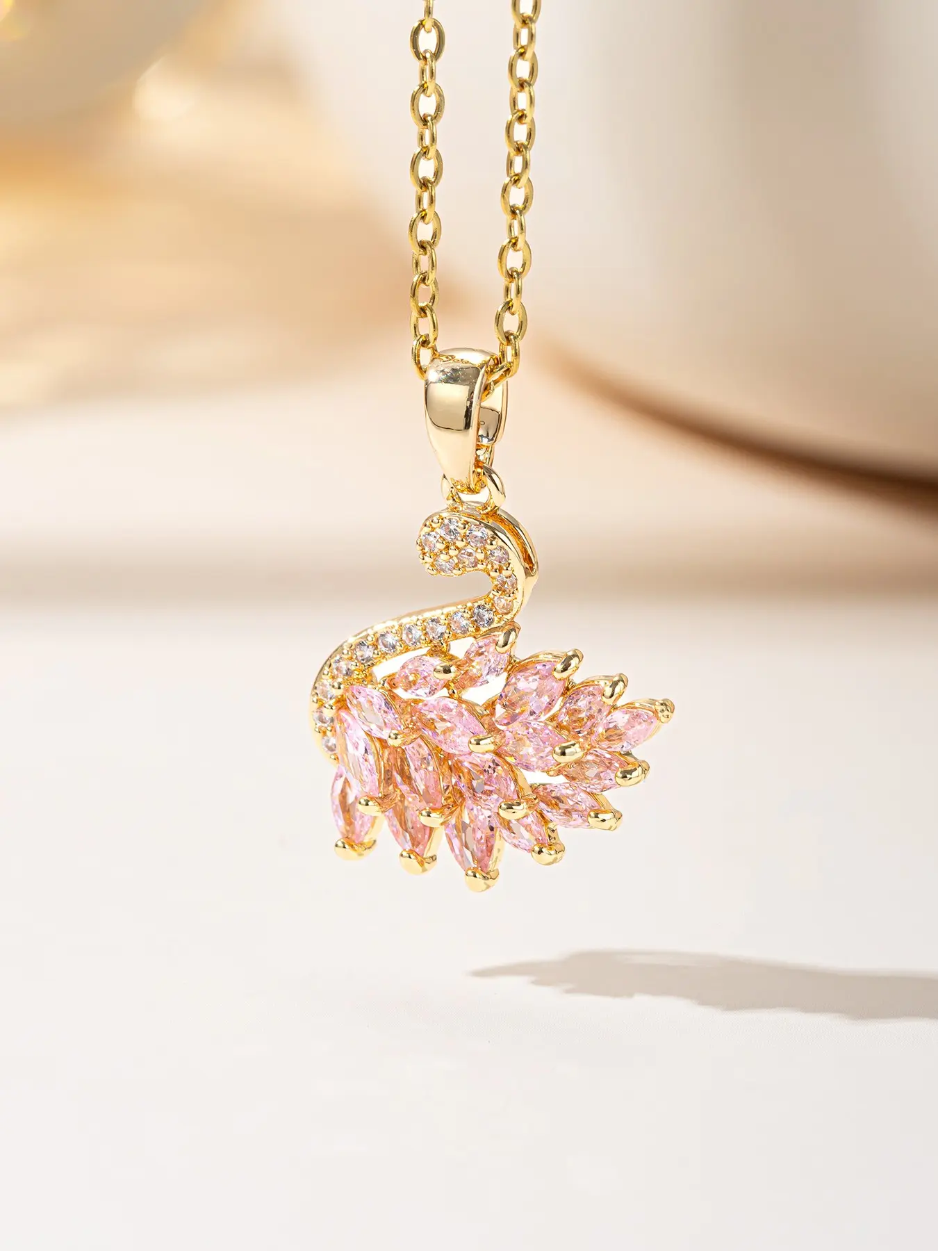 Dopamine Series Swan Pendant Necklace for Women, Essential Summer Jewelry, Party Ready, Gift Friendly, Perfect for Parties and Gifts, Retro Style, Copper Chain, Graphic Pattern