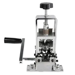 Manual and Electric Drill Operable Wire Stripping Machine, Quick-change Blade Wire Stripper, Heavy-duty Specialty Hand Tool for Scrap Cable Removal and Cutting Car Hanging Decoration Automotive