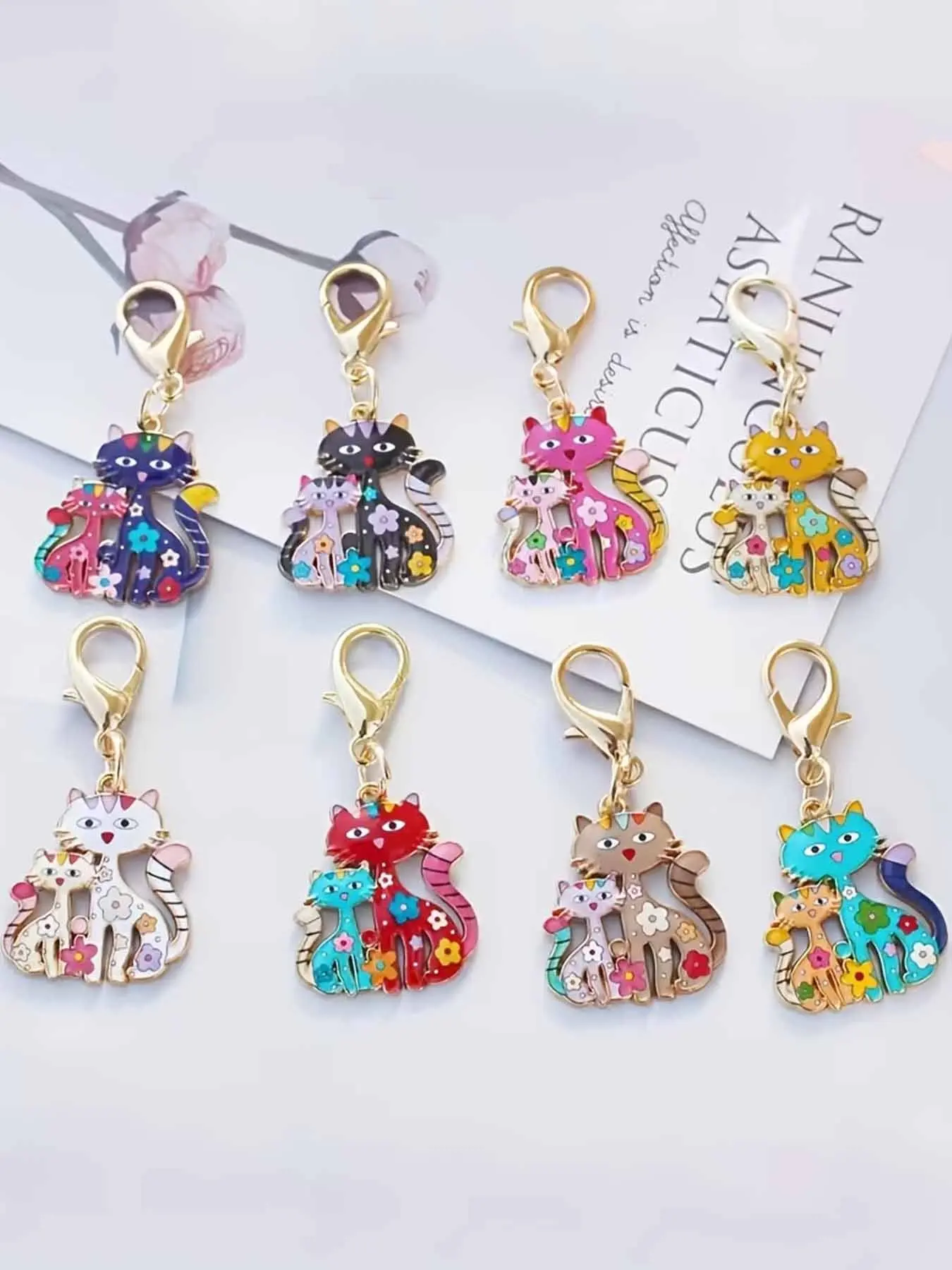 8pcs Classic Cartoon Cat Keychains | Zinc Alloy Pendants, Backpack Ornaments, Keychain Set, Keychain For Bags, Keychain Decoration, Fashion Jewelry, Valentine's Day Gifts, Birthday Gifts, Gifts for Friends, Keychains, Favorite Gifts for Cat Lovers