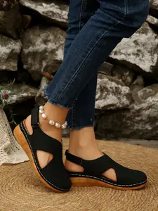 Women's 2026 Retro Hollow Out Wedge Sandals, Closed Toe Back Strap Comfortable Mom Shoes, Breathable Casual Summer Commute Shoes, Breathable Wedges Heels