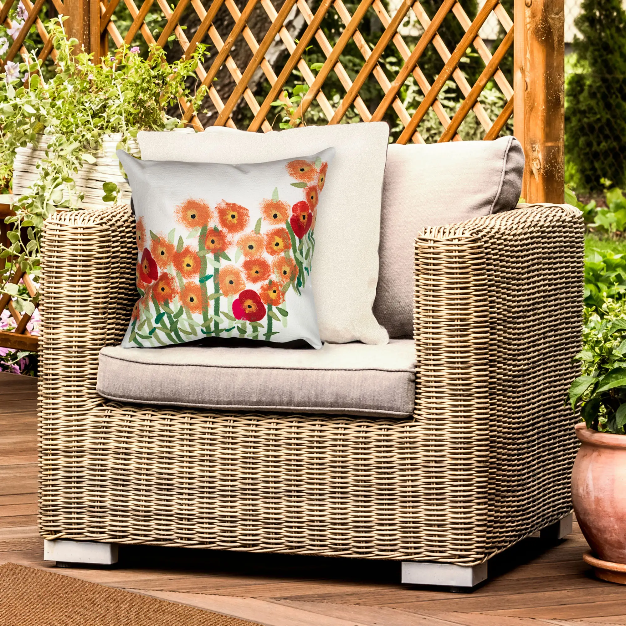Lush Decor VISIONS III Handmade Art Indoor/Outdoor Soft Touch Pillow - Transitional Botanical Floral Poppy Accent, Outdoor Cushions For Patio Furniture, Fade Resistant Fiber Fill Creative Decorative Pillow With Removable Cover