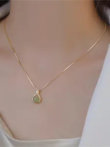 Vintage Faux Jade Fortune Bag Pendant Design Stainless Steel Necklace, Simple Elegance Women's Daily Wear Versatile Gift Jewelry