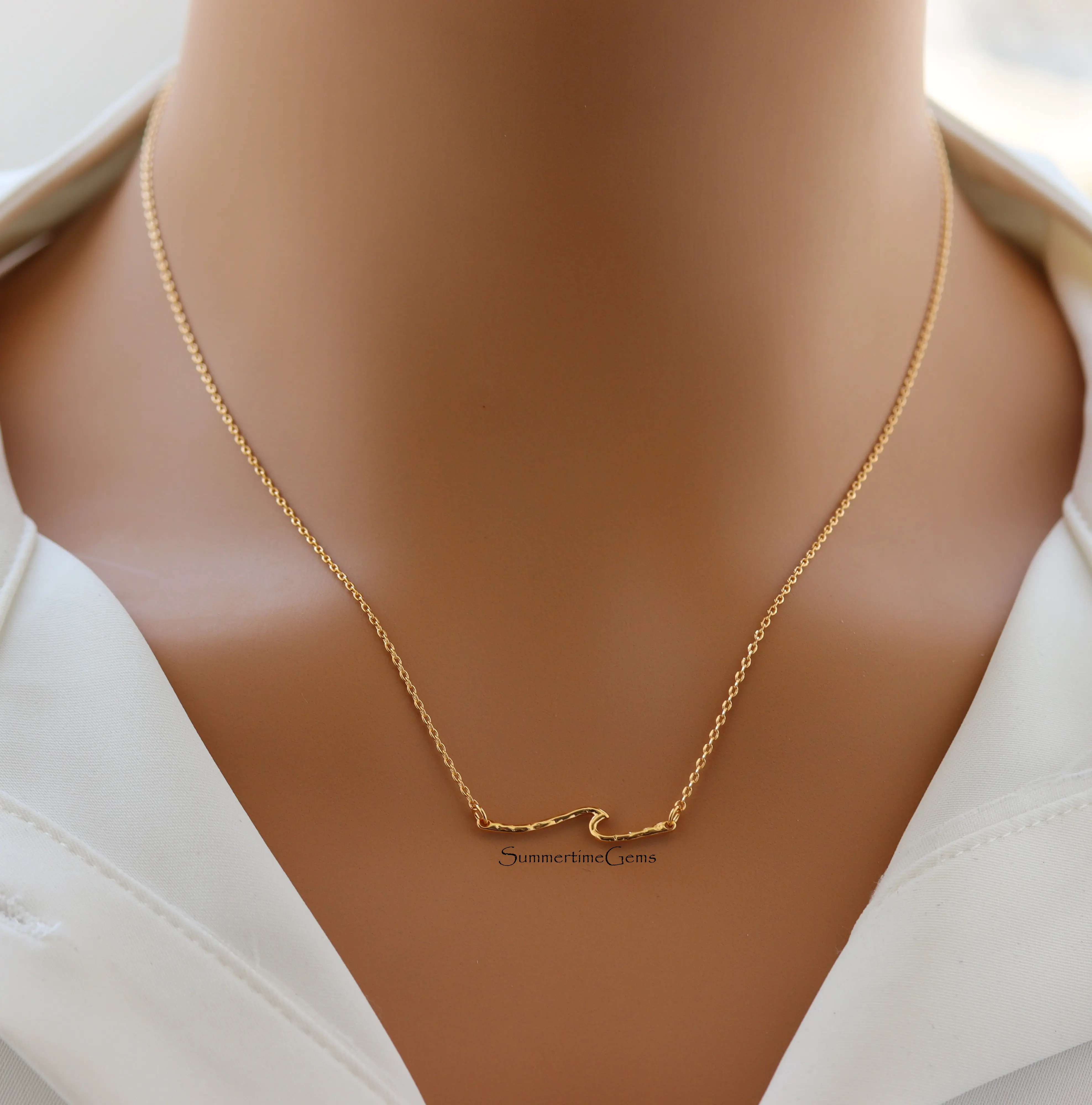 18K Gold Plated Wave Pendant Necklace for Women – Dainty Ocean-Inspired Beach Jewelry Gift