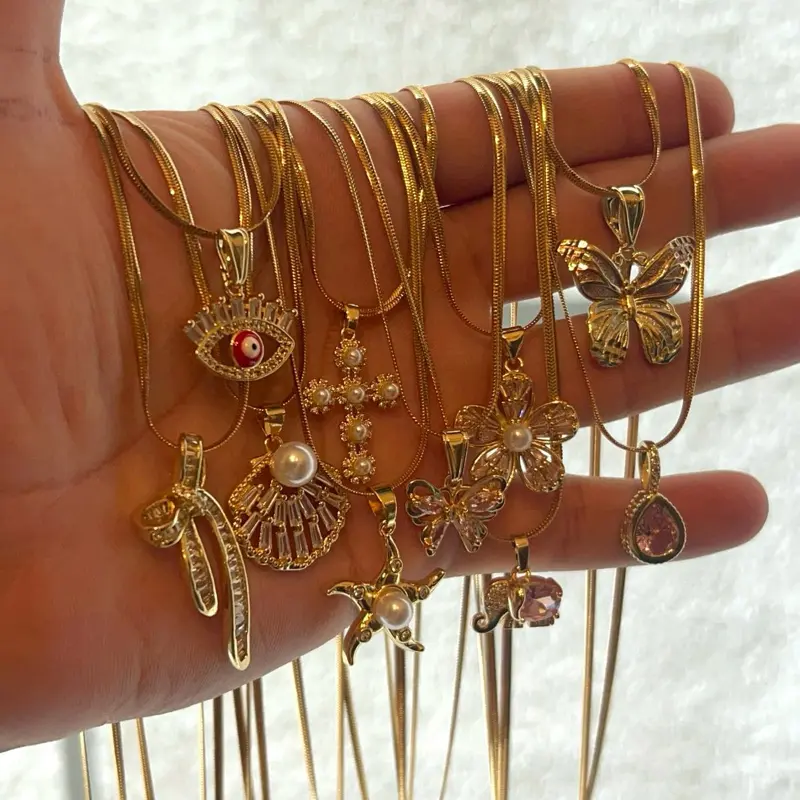 PICK NECKLACE ON LIVE