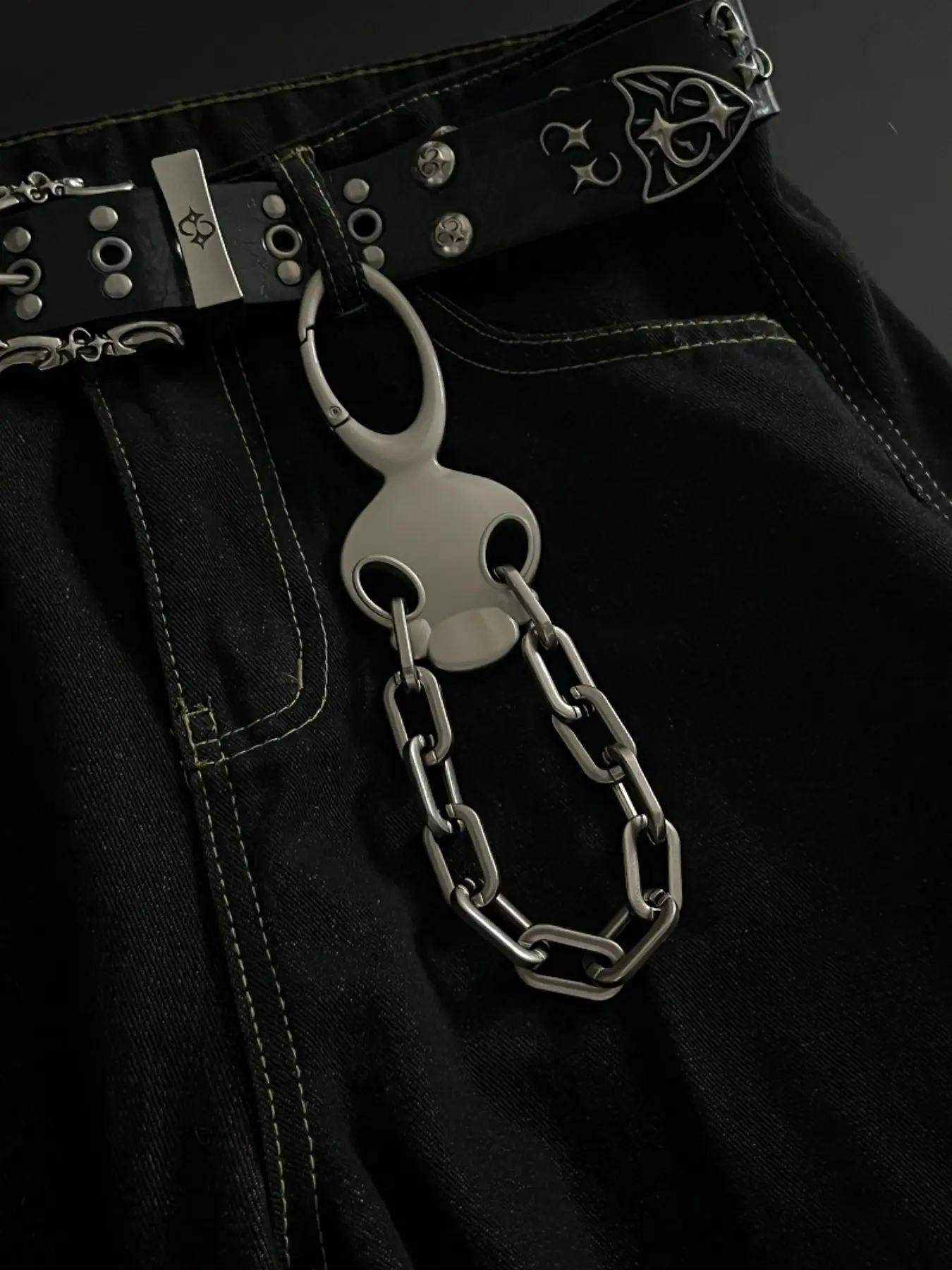 Alien Metal Keychain Trendy Waist Accessory Bag Charm Hip Hop Fashion, Unisex Outer Space Themed Gift, Durable & Stylish, Keychain For Bags