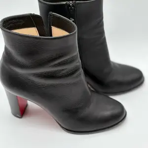 Pre Owned Christian Louboutin Adox Ankle Boots 37 1/2