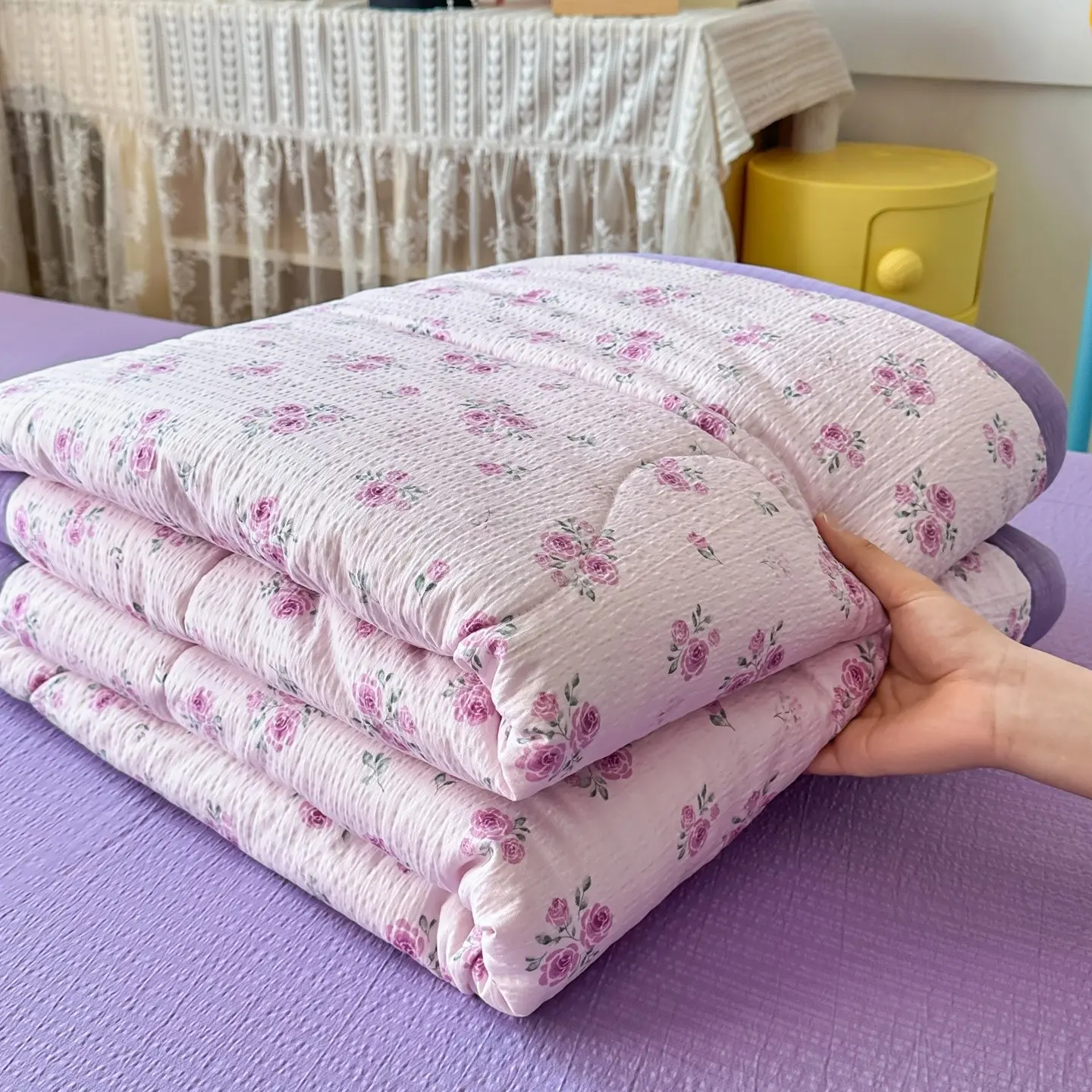 Purple rose pattern summer lightweight quilt, Soft Lightweight quilts, ultra-soft skin-friendly air conditioning quilt and summer cooling blanket, suitable for summer bedrooms, offices, beds, living roohome leisure use, Soft Bedding
