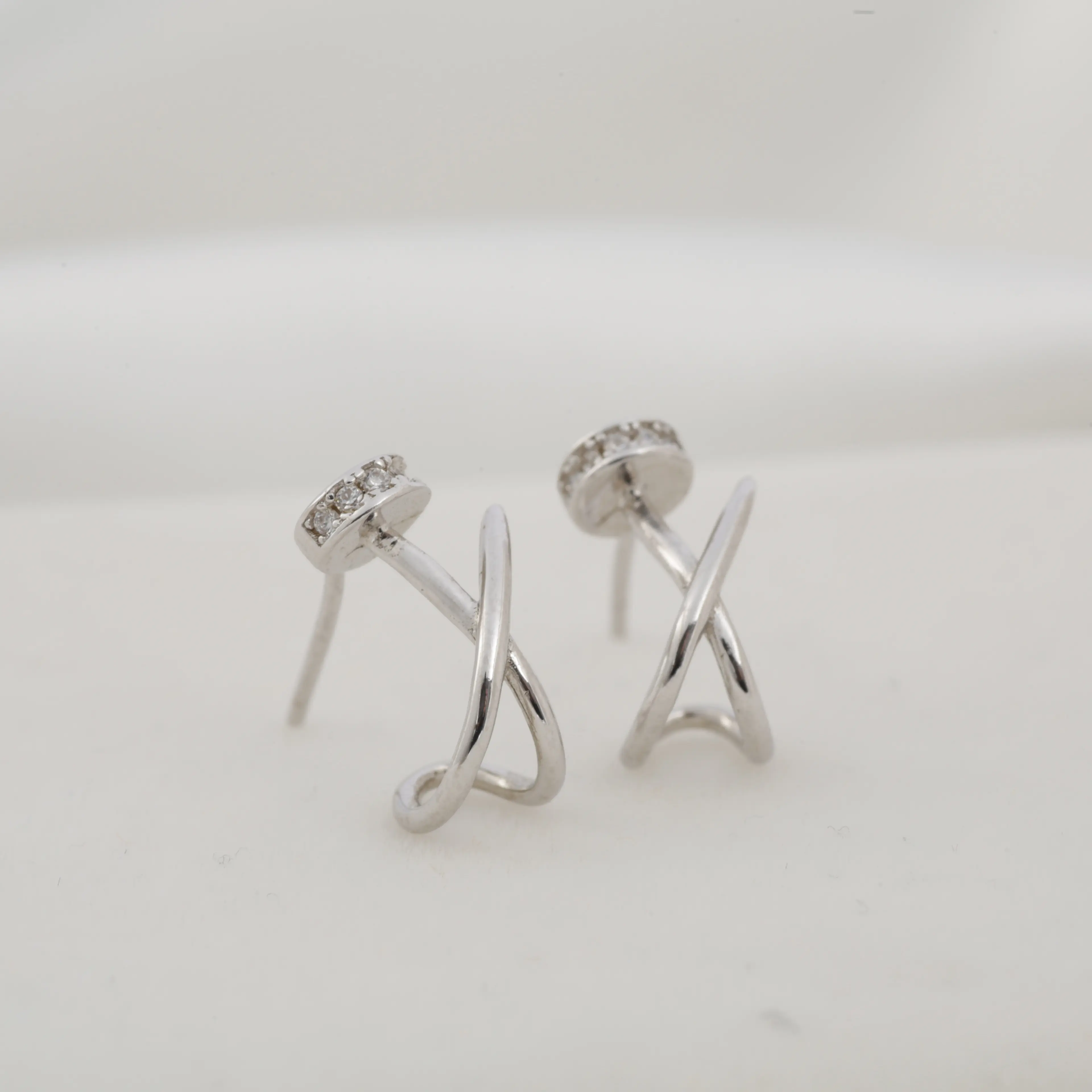 925 Sterling Silver Nail Earrings (1 Pair)