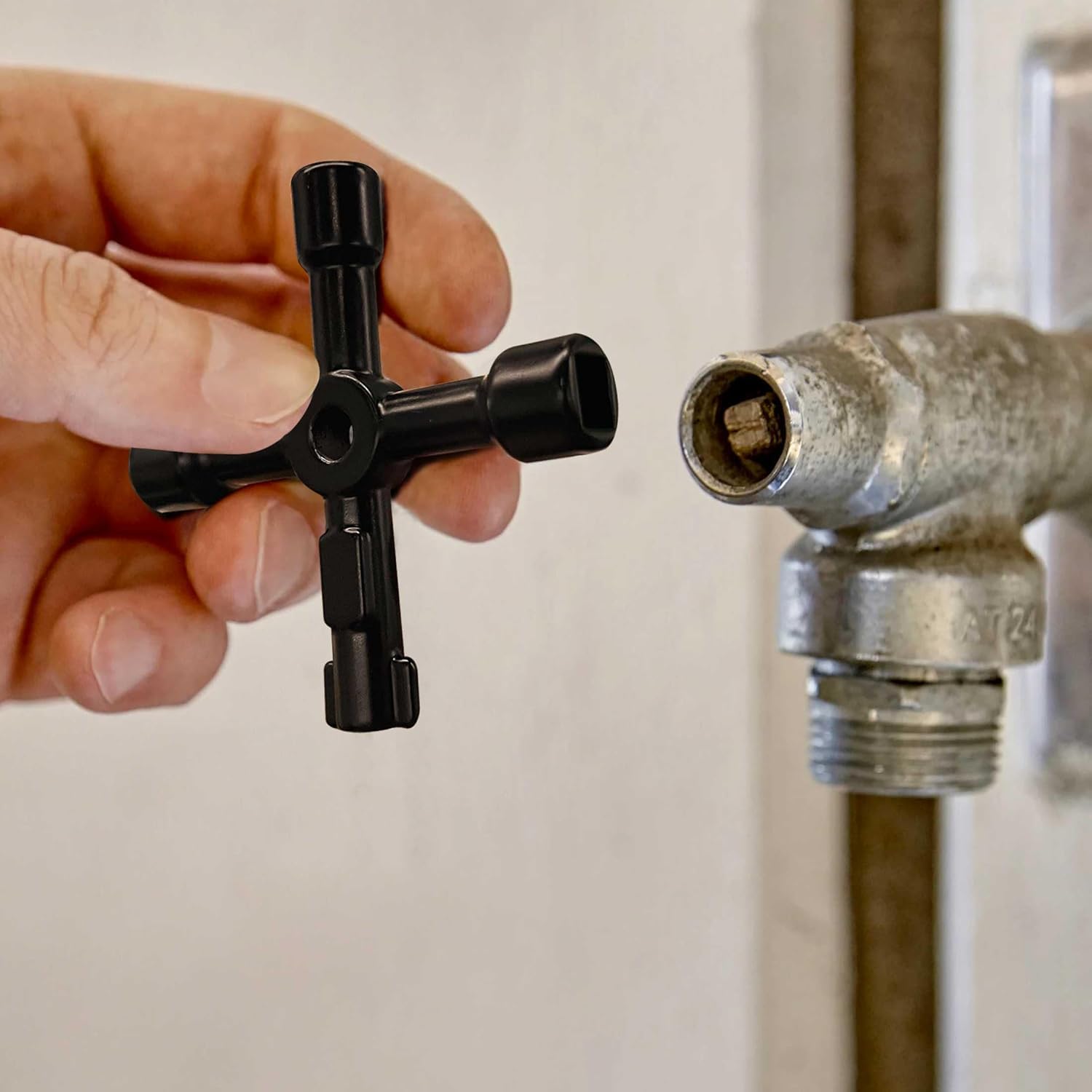 2 Pack Meter Box Key Gas Key, 4-Way Zinc Alloy Utility Key for Mail Box, Elevator, Electrical Cupboard Box, Train Door, Water Meter Valve, Black