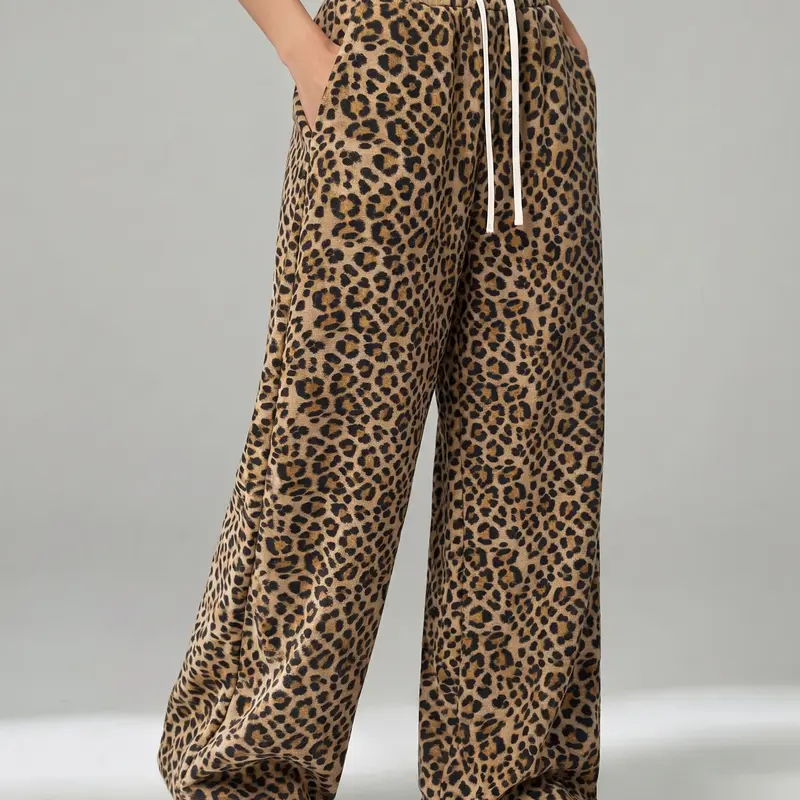 Women’s retro leopard-print wide-leg sweatpants, soft fabric, drawstring elastic waistband + pockets, loose, drapey casual long pants, two ways to wear—streetwear for home and everyday outings, suitable for commuting, workouts, shopping, and dates.