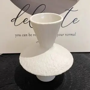 Ceramic Vase Small Vases Aesthetic Flower Bottle Room Ornaments Elegant Room Decoration Accessories Home Interior Decorations