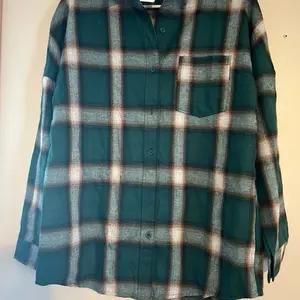 Plaid Flannel Shirt - Men's Casual Button Down with Chest Pocket, Long Sleeve, Medium Length, Machine Washable