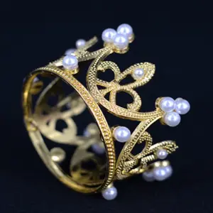 3 pcs Mini Crown decoration Ornaments for for Bouquet Cake Wedding Party with Lightweight Accessory festive decorations halloween thanksgiving backdrop
