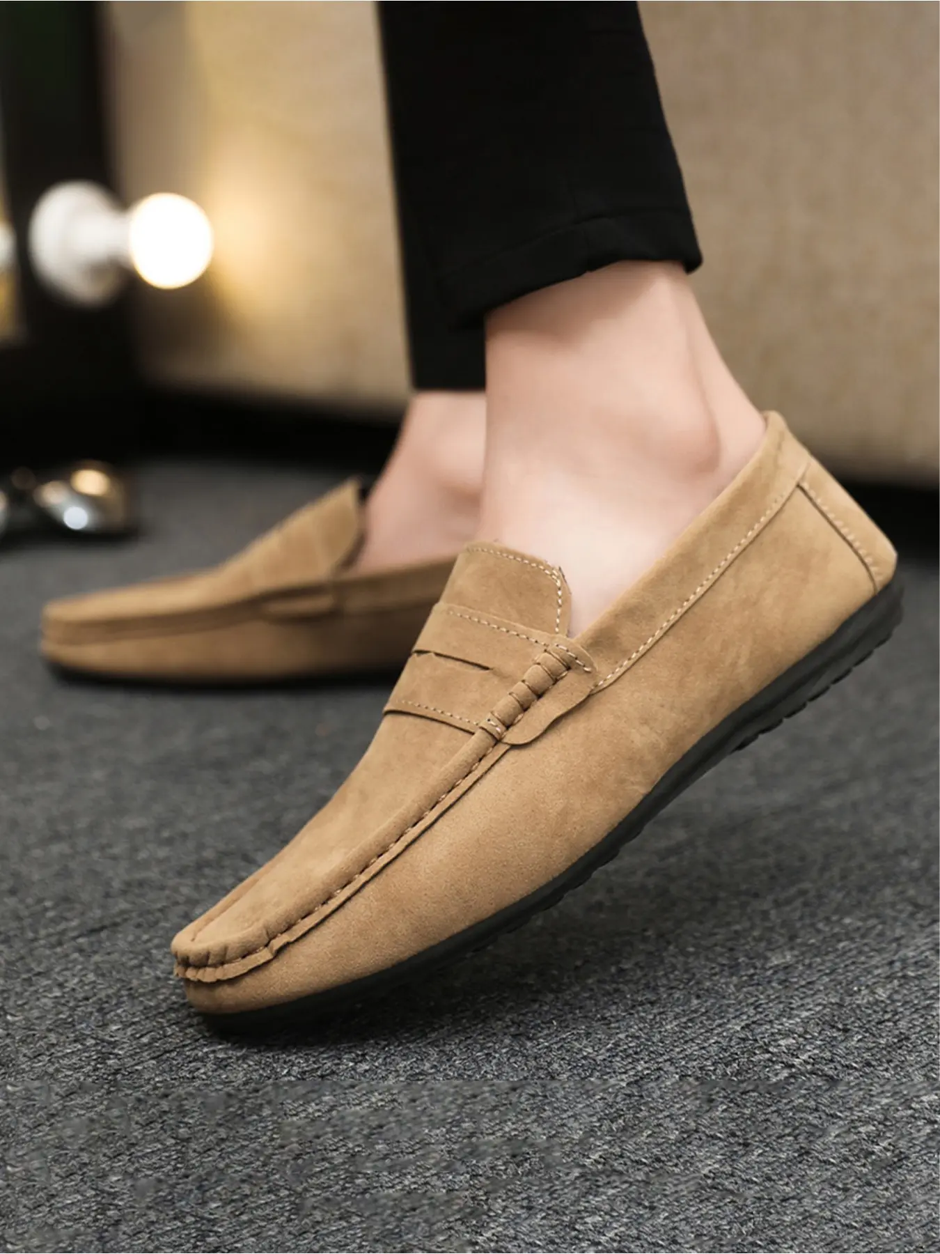 Men's breathable suede loafers for summer 2026, soft leather non-slip driving shoes, British-style slip-on leather shoes, interpreting the urban sophisticated style