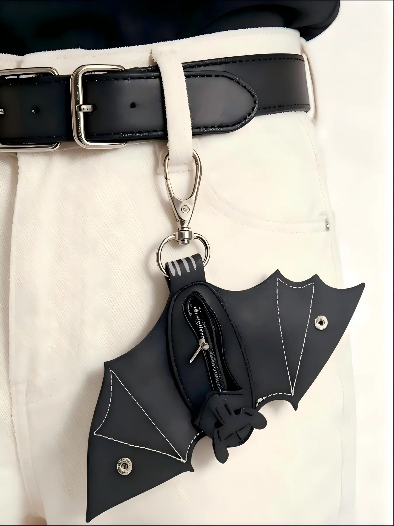 Leather Bat Coin Purse Keychain, Stylish Keyring, Keychain Pouch, Animal Keychain, Leather Key Holder, Durable & Functional, Limited Edition Accessory, Perfect Gift Idea for Him & Her