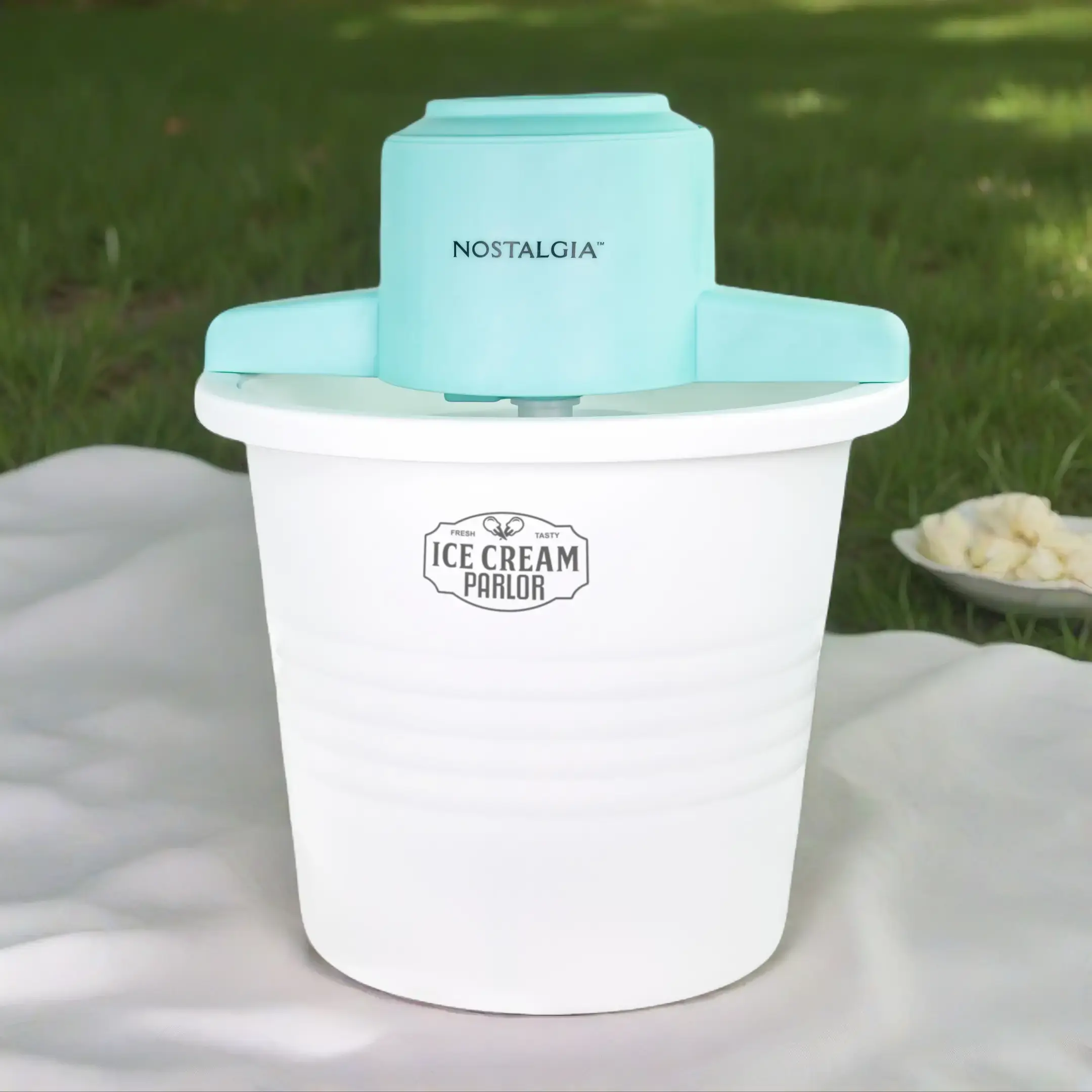 4-Quart Parlor Electric Ice Cream Maker - White