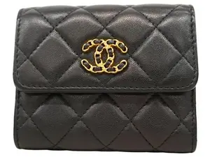 Pre-owned CHANEL Lambskin Small Leather Goods Tri fold Wallet in Black Leather Z 824