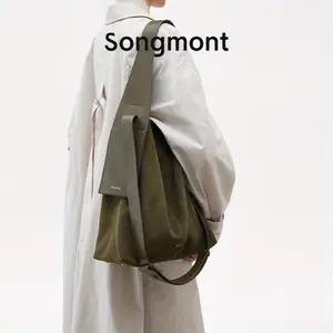 At The Foot Of Songmont Mountain, There Are Suede, Hanging Ears, Bucket Bags, Tote Bags, And One ShoulderCrossbody Bag