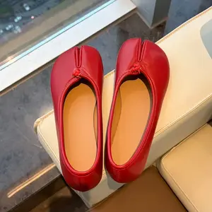 Women Split Toe Slip On Flats Elegant Shallow Mouth Shoes for Office Daily Commute Retro Solid Color Casual Footwear, Breathable Wear Resistant Round Toe Comfort Flat Shoes, Fashion Street Style Women Shoes Perfect for Shopping Dating Travel and Vacation