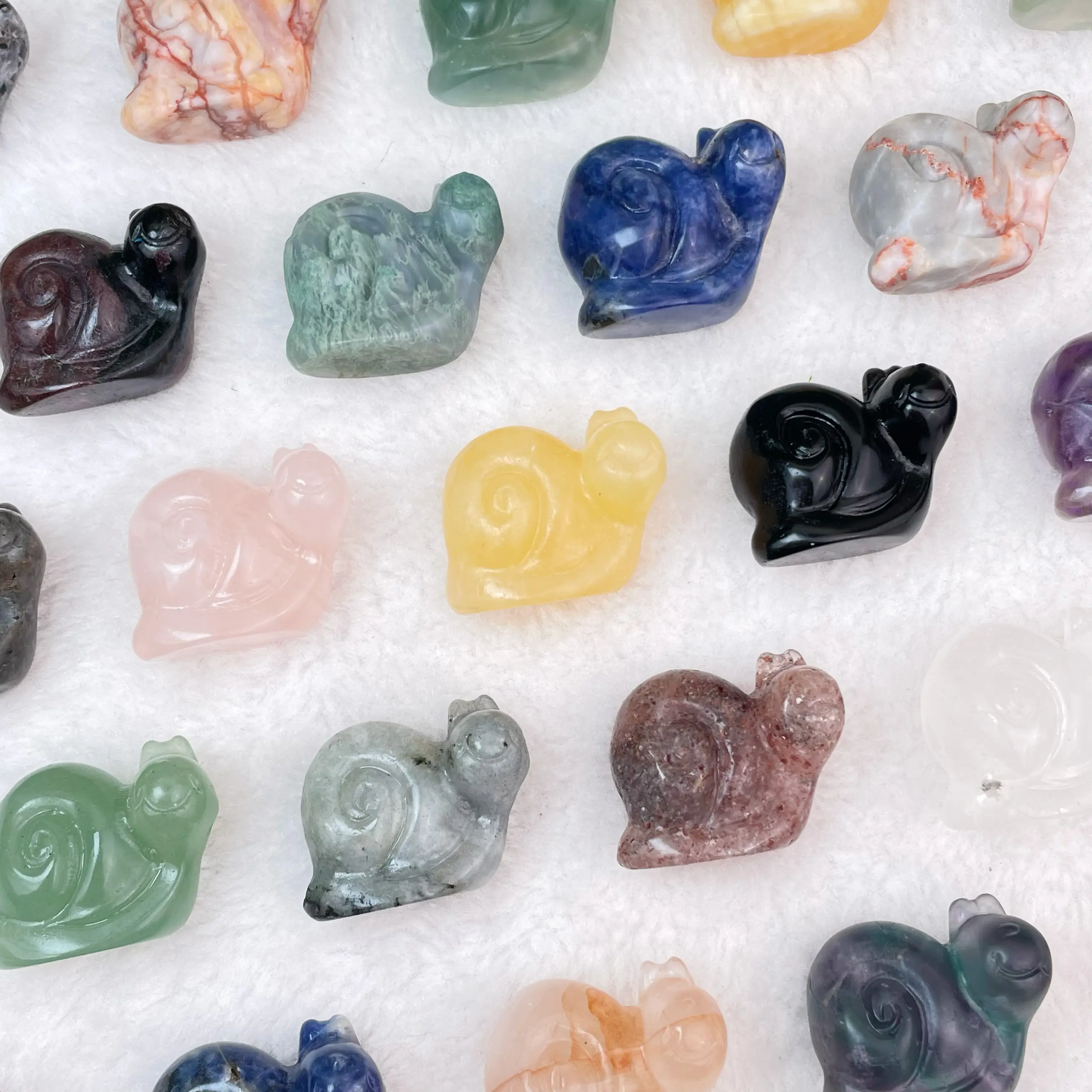 Handcrafted Natural Crystal Mini Carving - 1-Count, 1-1.2 in Carved Crystal for Jewelry Accessories & Derivatives, Collectible Gift