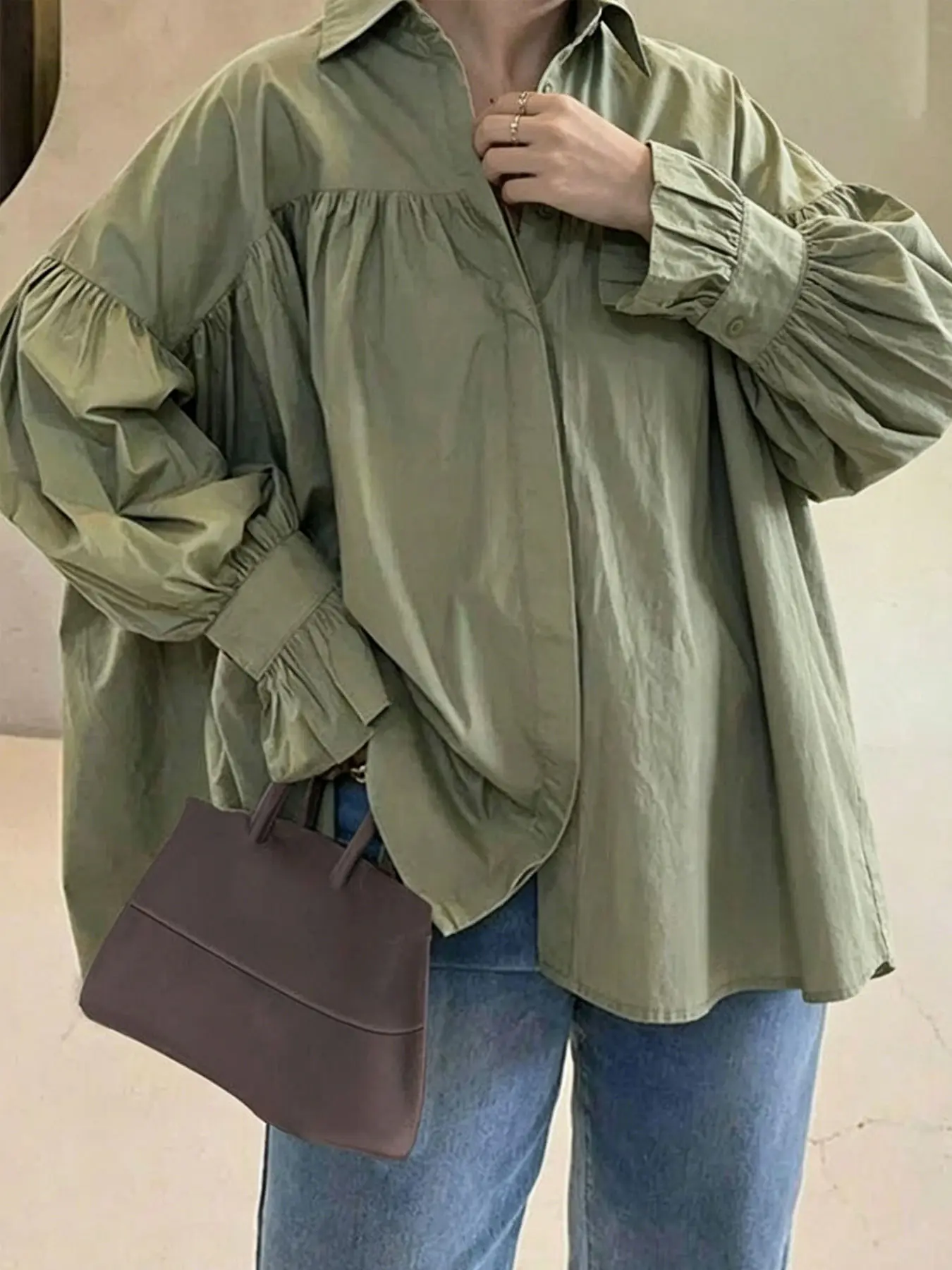 Plus size Oversize women's green fashionable casual new lapel puff sleeve single-breasted Long Sleeve shirt Blouses, suitable for summer, daily commuting, leisure, vacation, etc.