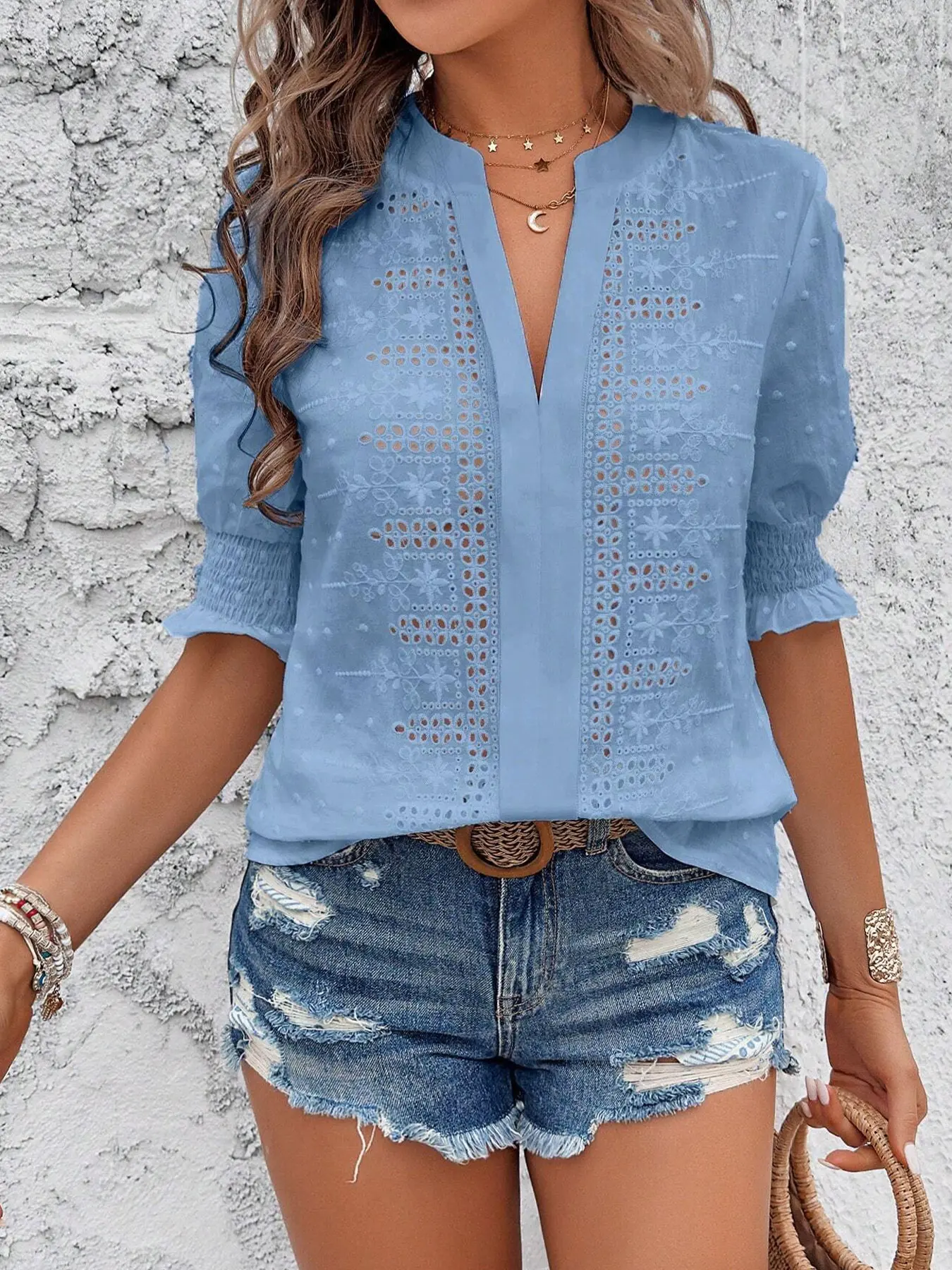 A women's solid color V-neck puff sleeve mid-length cutout pom-pom lace trim fashionable versatile T-shirt top, suitable for summer, Breathable daily casual wear, beactions, dates, and gatherings, Womenswear