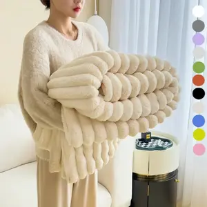 Faux Rabbit Fur Soft Fleece Blanket, Fluffy Blanket, Soft Warm & Cozy Throw Blanket, Versatile All-season Gift for Home, Office, Travel