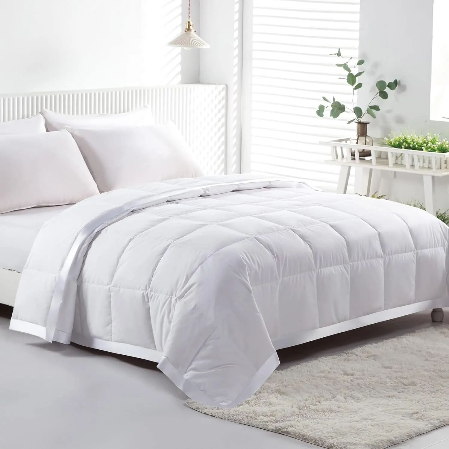 Ultra-Soft All Season Comforter Queen King Size, White Coverless Duvet Quilt, Breathable and Warm, with Satin Trim, Machine Washable, Suitable for All Seasons