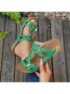 Women's sandals with thick soles, height-increasing, figure-flattering and comfortable for all-day wear. Available in four colors, versatile for commuting, dating and daily fashion.