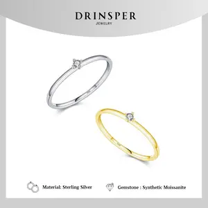 DRINSPER Solitaire S925 DVVS Synthetic Moissanite Sterling Silver Ring for Women Girls Classic Simple Versatile Stacking Layering Ring Suitable for Daily Wearing Jewelry Gift for Girlfriend Mom
