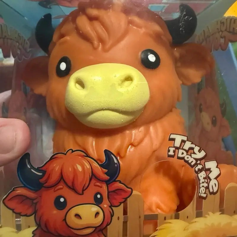 Jumbo Squeezy Highland Cow