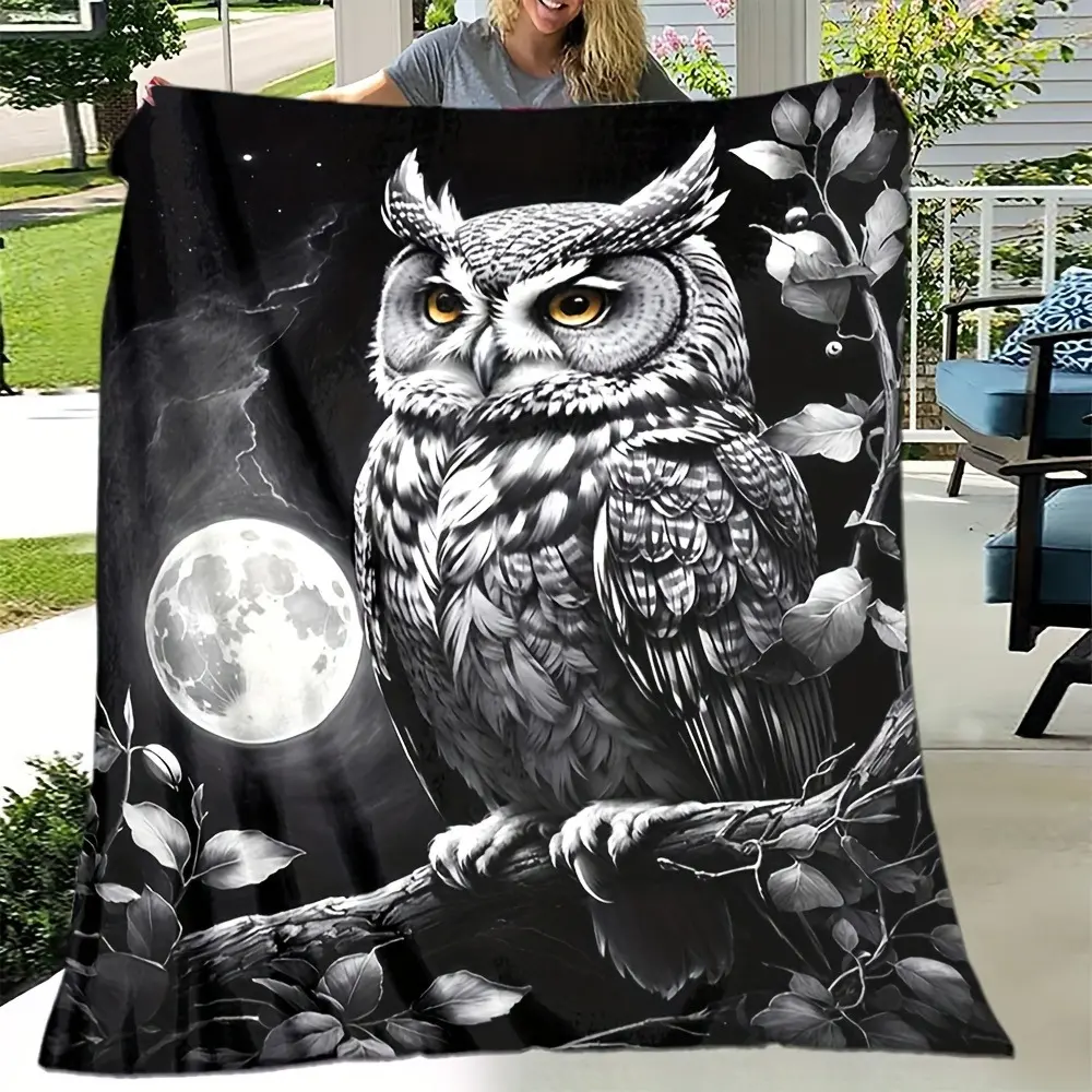 Black and White Owl Full Moon Night Owl Lover Gift Soft Cozy Flannel Blanket - Realistic Wildlife Bird Print Plush Throw, Warm Fuzzy Bedroom Sofa Couch Blanket, Perfect Birthday Christmas Gift for Owl Enthusiasts Men Women Kids Home Decor