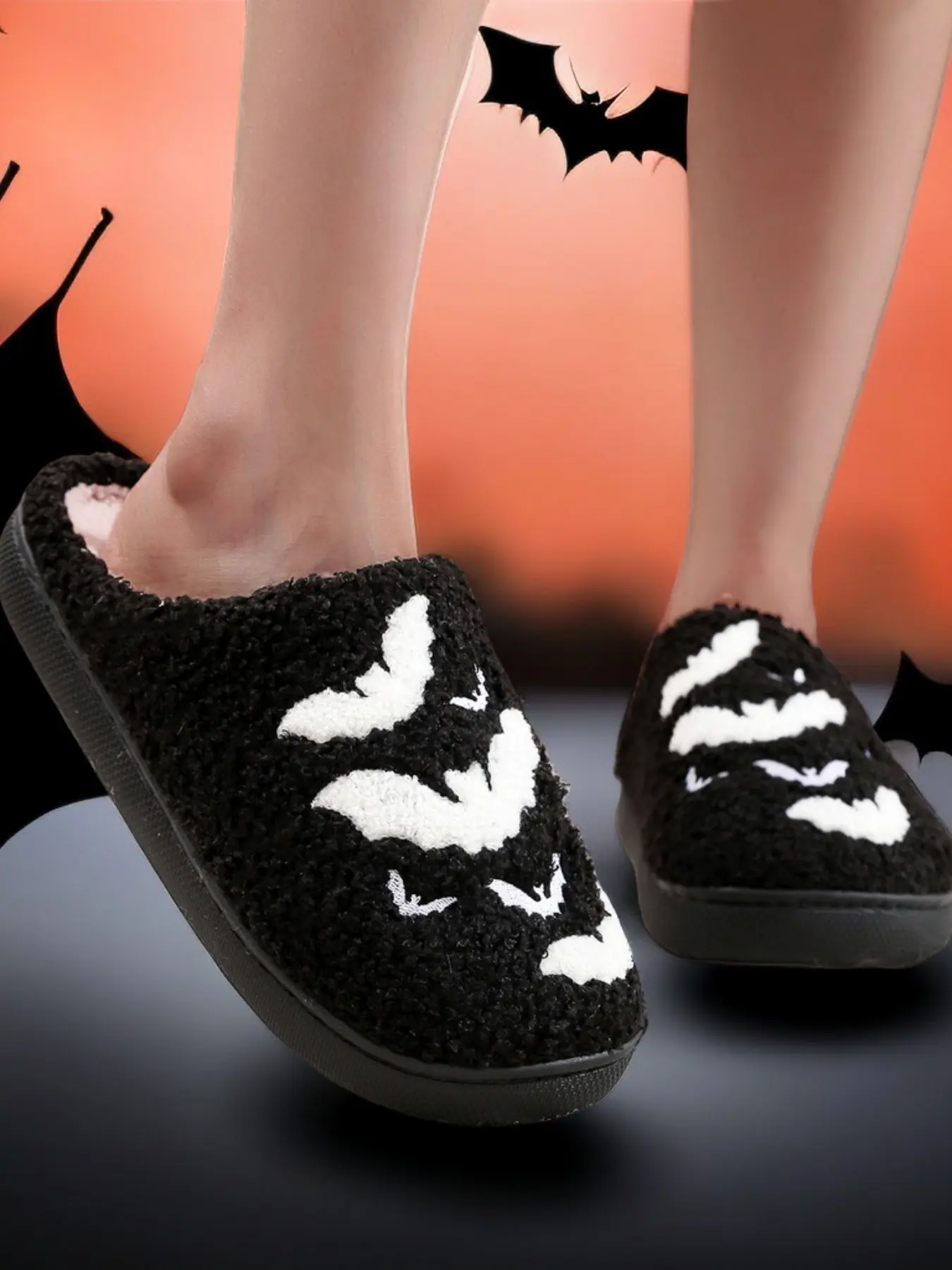 Black Halloween Bat Patterned Plush Slide Home House Slippers with Personalized Embroidery, Rubber Shoe, Suitable for Indoor Autumn Winter Wear, Thick, Soft, Warm, Comfortable, Unisex Footwear, Thick Bottom Slippers