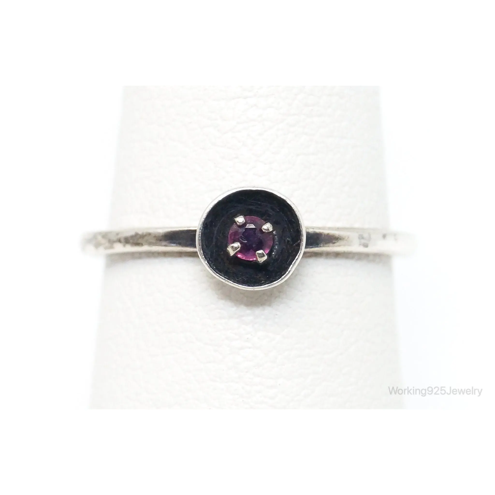 Vintage Modernist Style Maroon Gemstone Sterling Silver Ring - Size 6