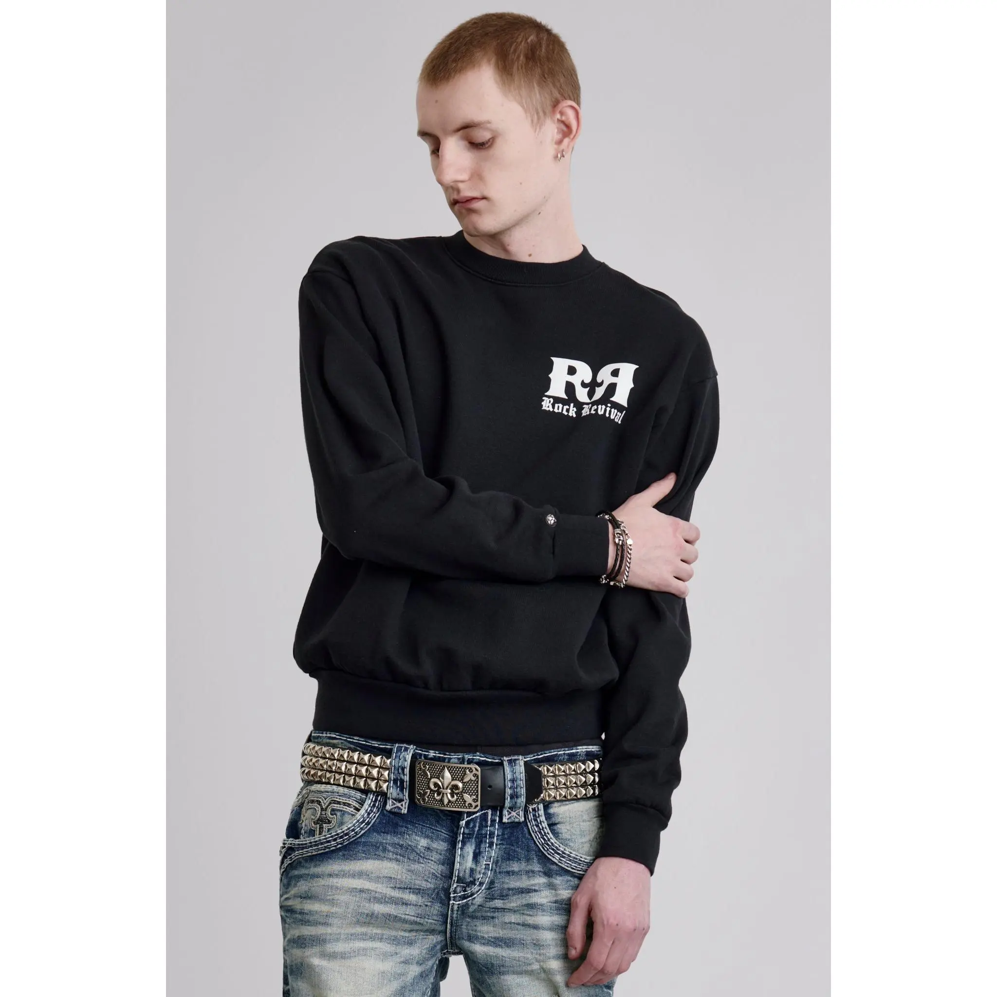 rr Hugo Crewneck Sweatshirt, Unisex Relaxed Fit Graphic Pullover in Plush Fleece, Long Sleeve Menswear Top with Ribbed Trim